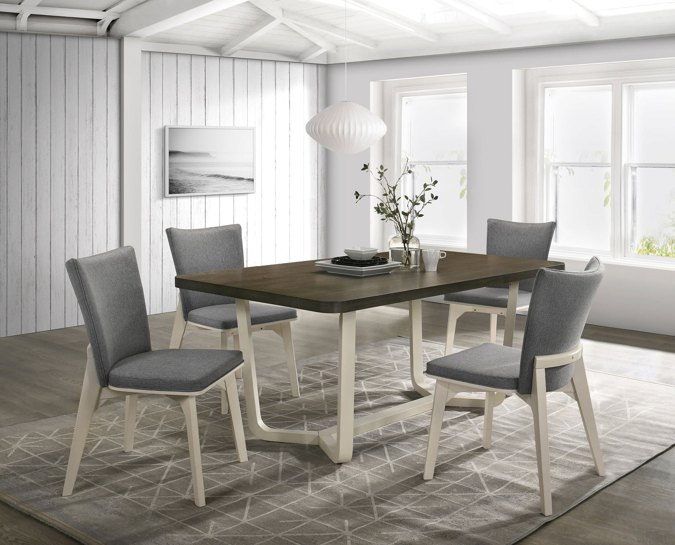 Grey / distresses white