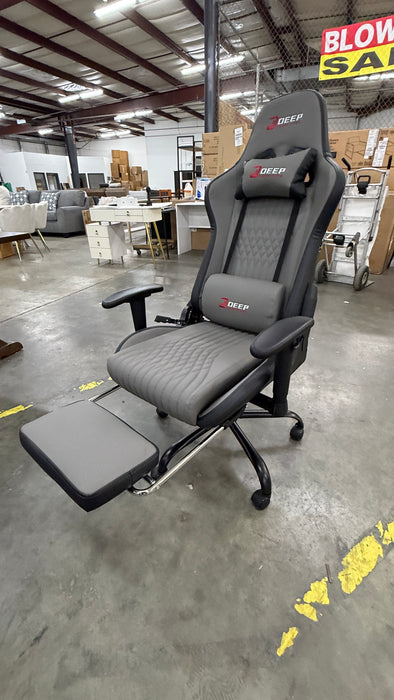 Gaming Chair with Footrest