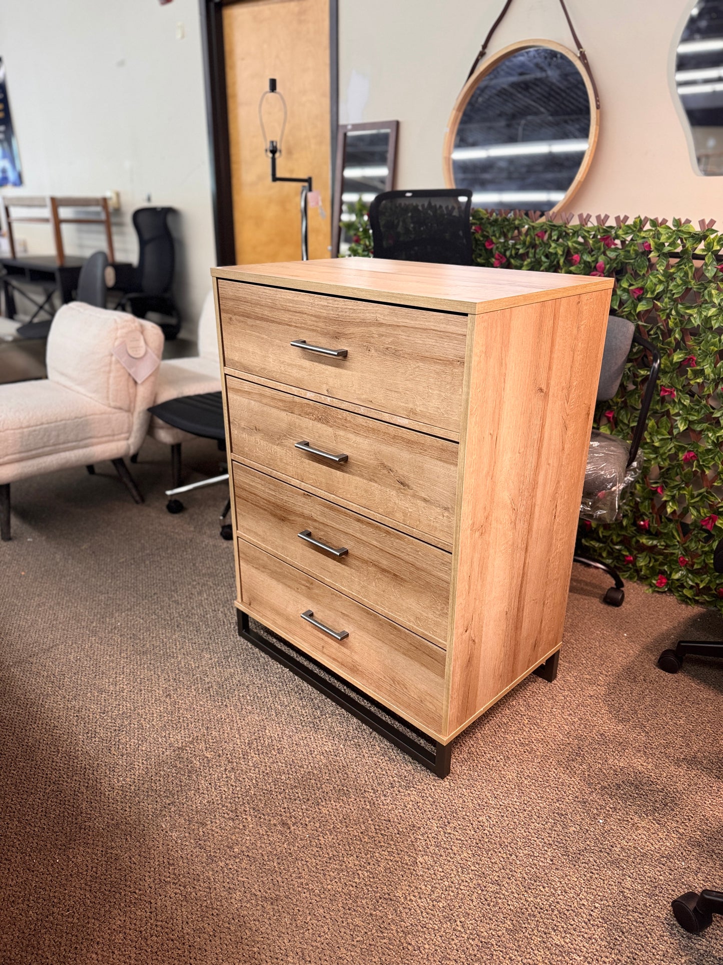 4 drawer dresser, brown