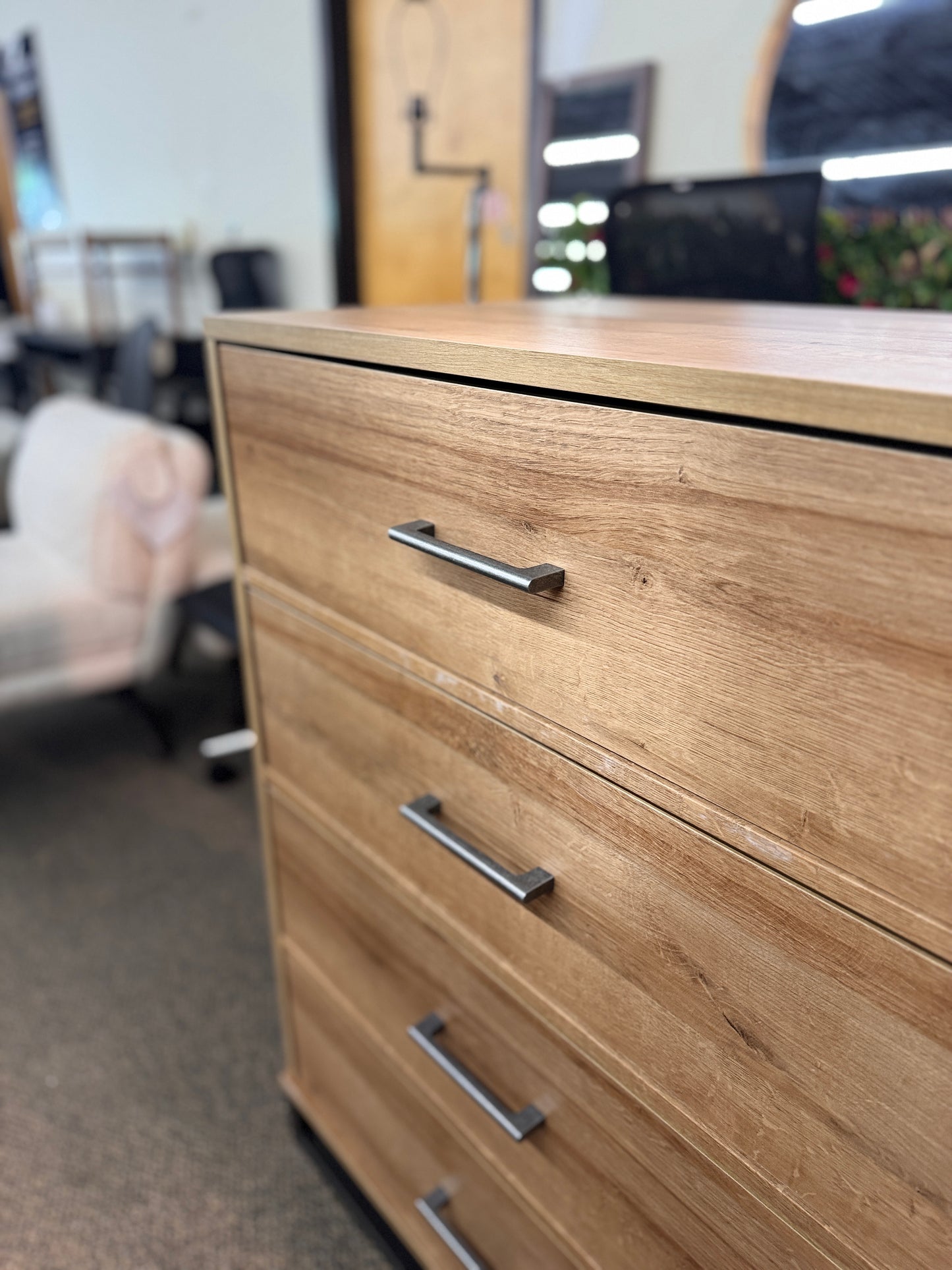 4 drawer dresser, brown