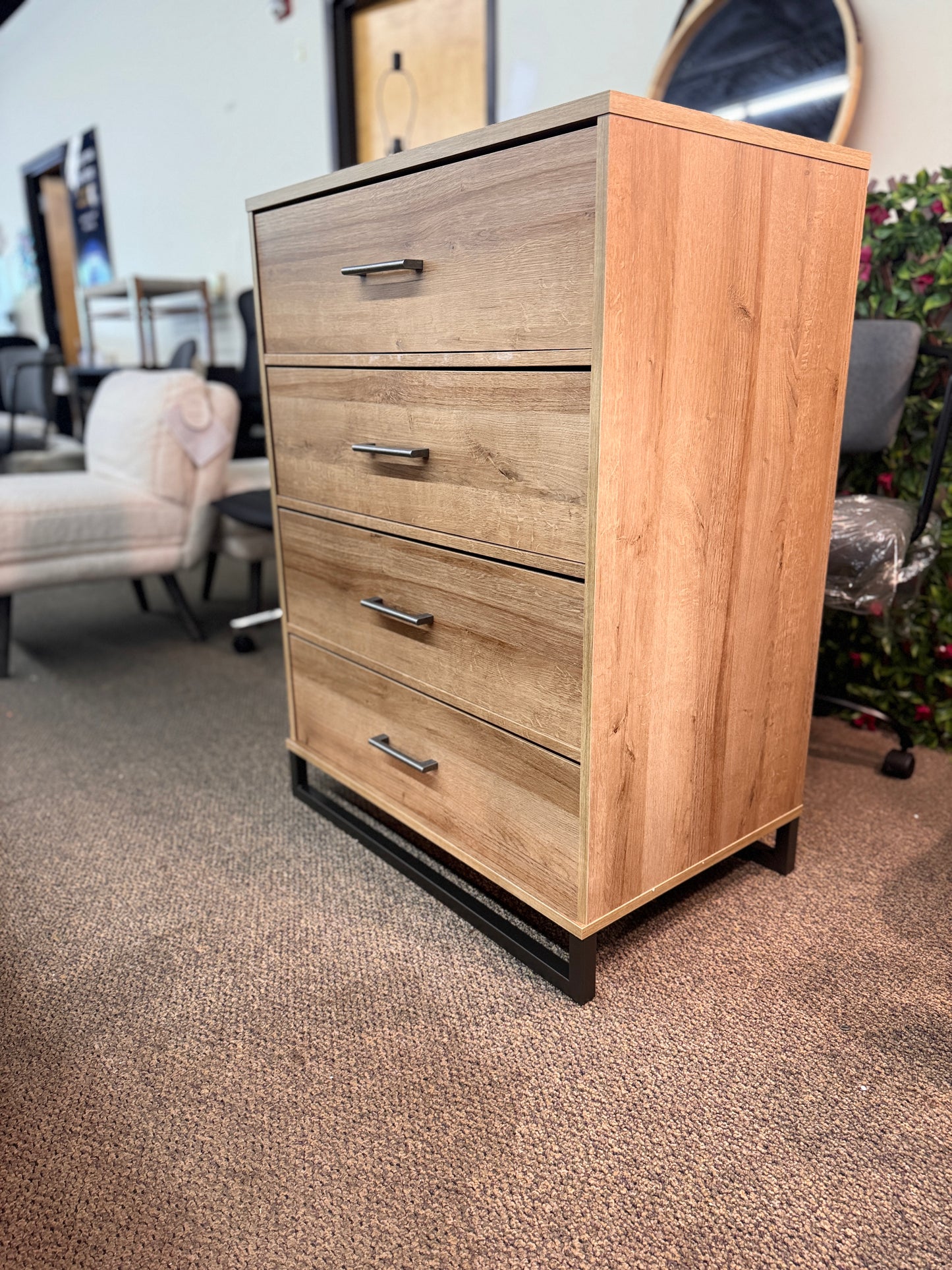 4 drawer dresser, brown